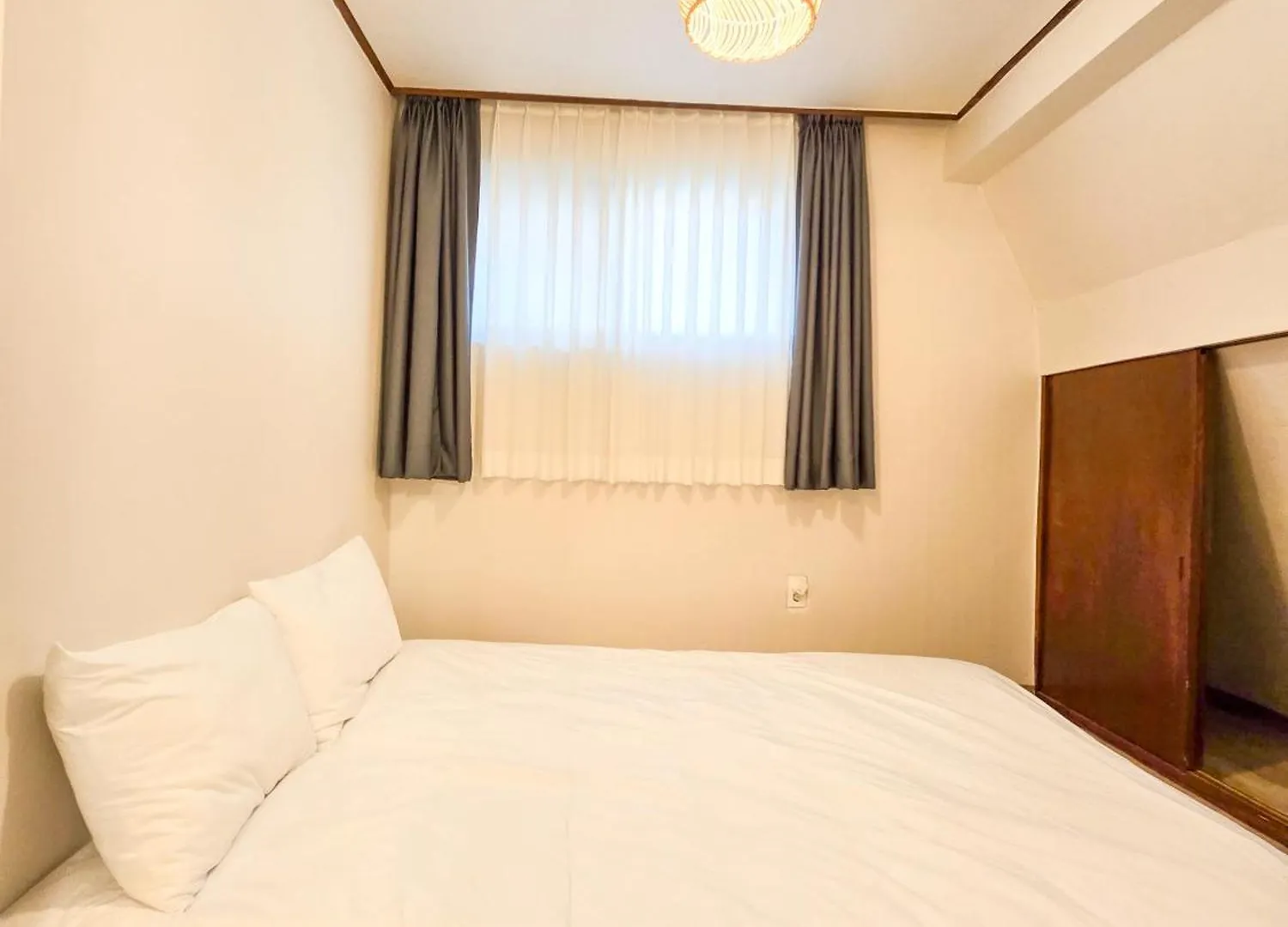 3Bed Memory In Seongsu Far From 5Min Away Seoul Forest St Wangsimni St 0*,  South Korea