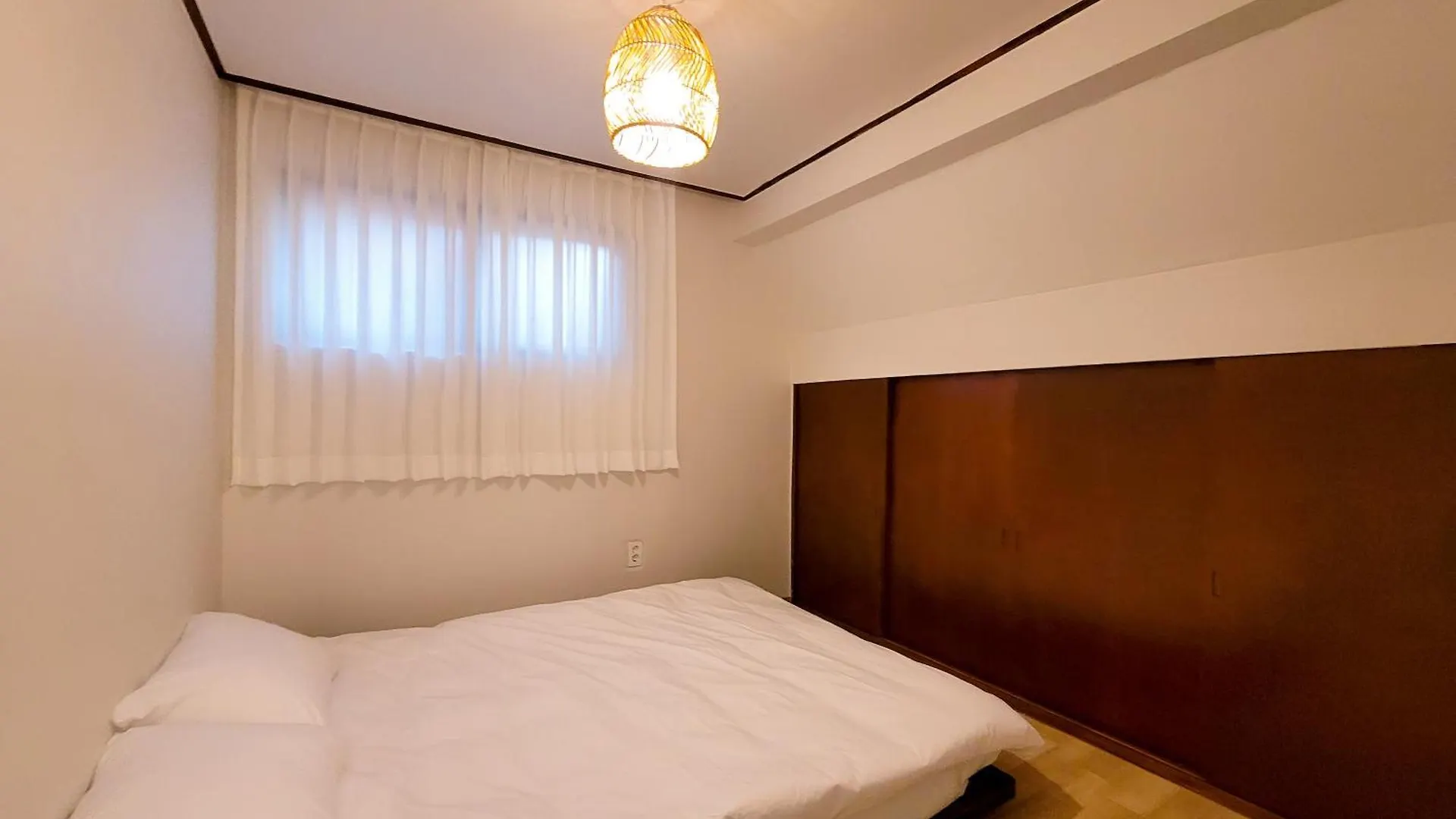 3Bed Memory In Seongsu Far From 5Min Away Seoul Forest St Wangsimni St 0*,  South Korea